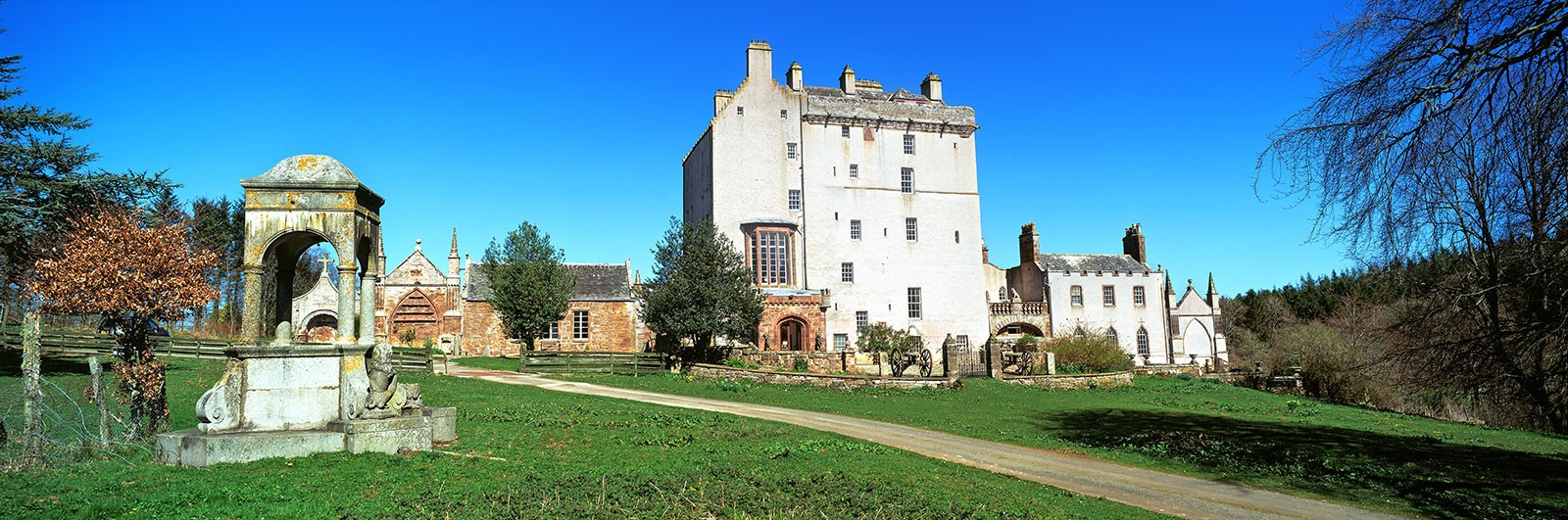 Delgatie-Castle.jpg