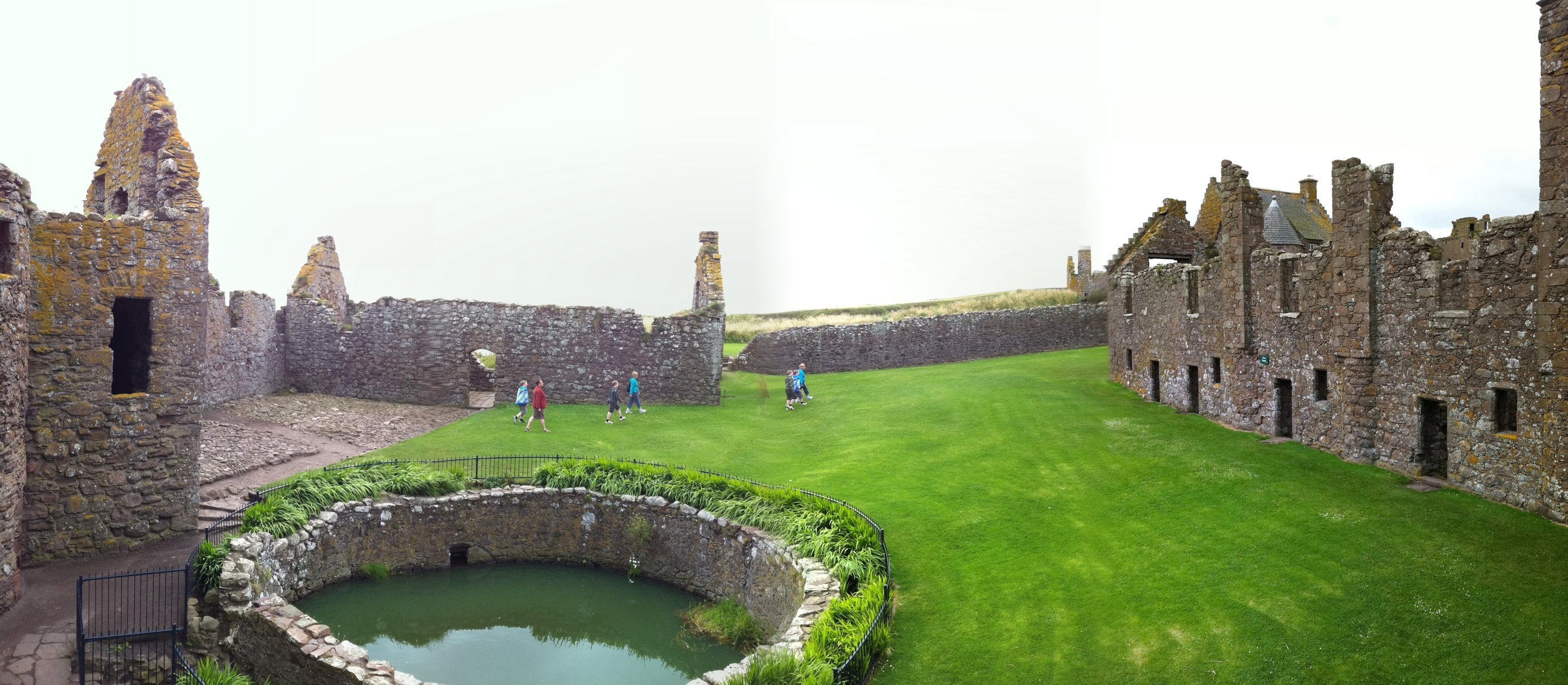 Dunnottar-Castle.jpg